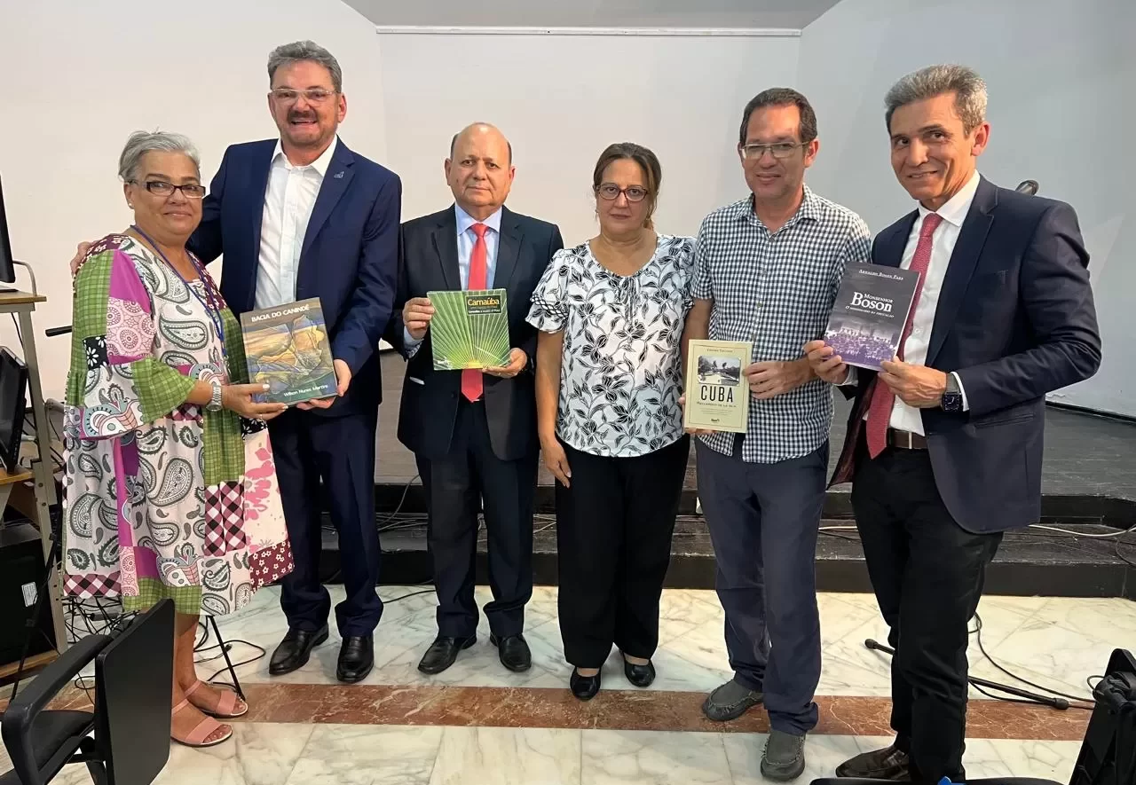 Autores piauienses na Casa das Américas, em Cuba.