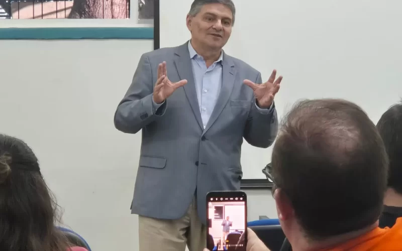 Kennedy Barros no Seminário de Pesquisa em Ciência Política da UFPI.