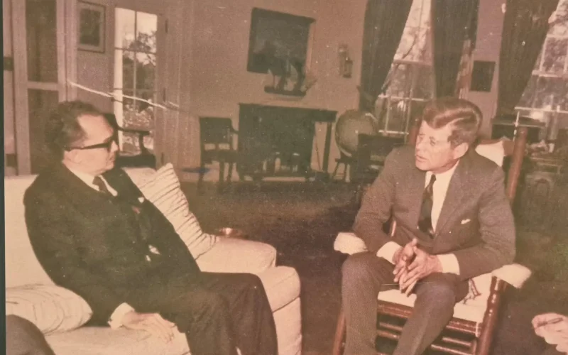 Governador Petrônio Portella com o presidente John Kennedy.